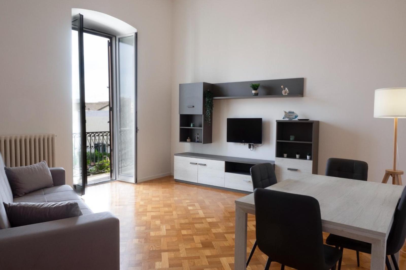 Seaport #Apartment Трані Екстер'єр фото